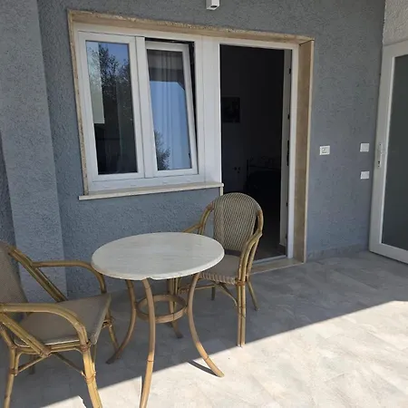 Appartement Pratoranieri - & *